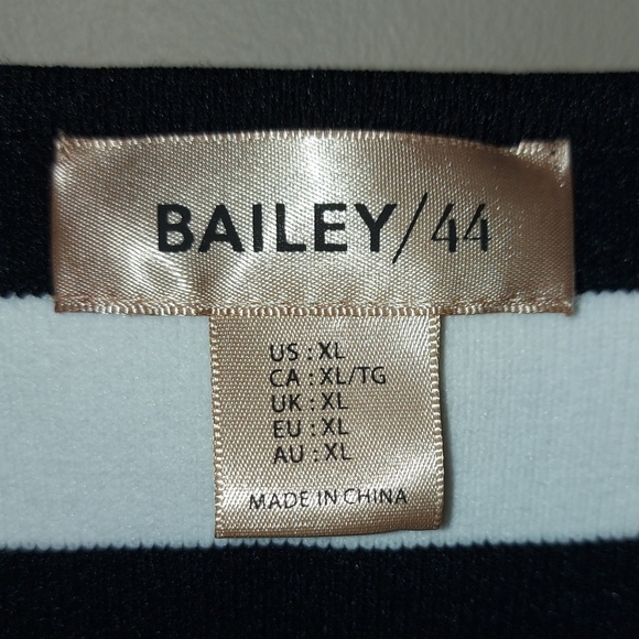 BNWOT Bailey 44 Heavy Knit Stripped Sweater Vest - Picture 3 of 4